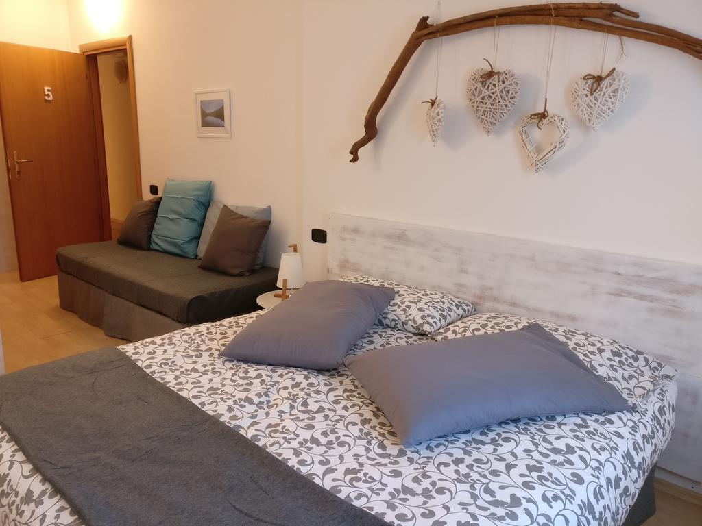 Garni Al Laghet Hotel Tenno Eksteriør billede
